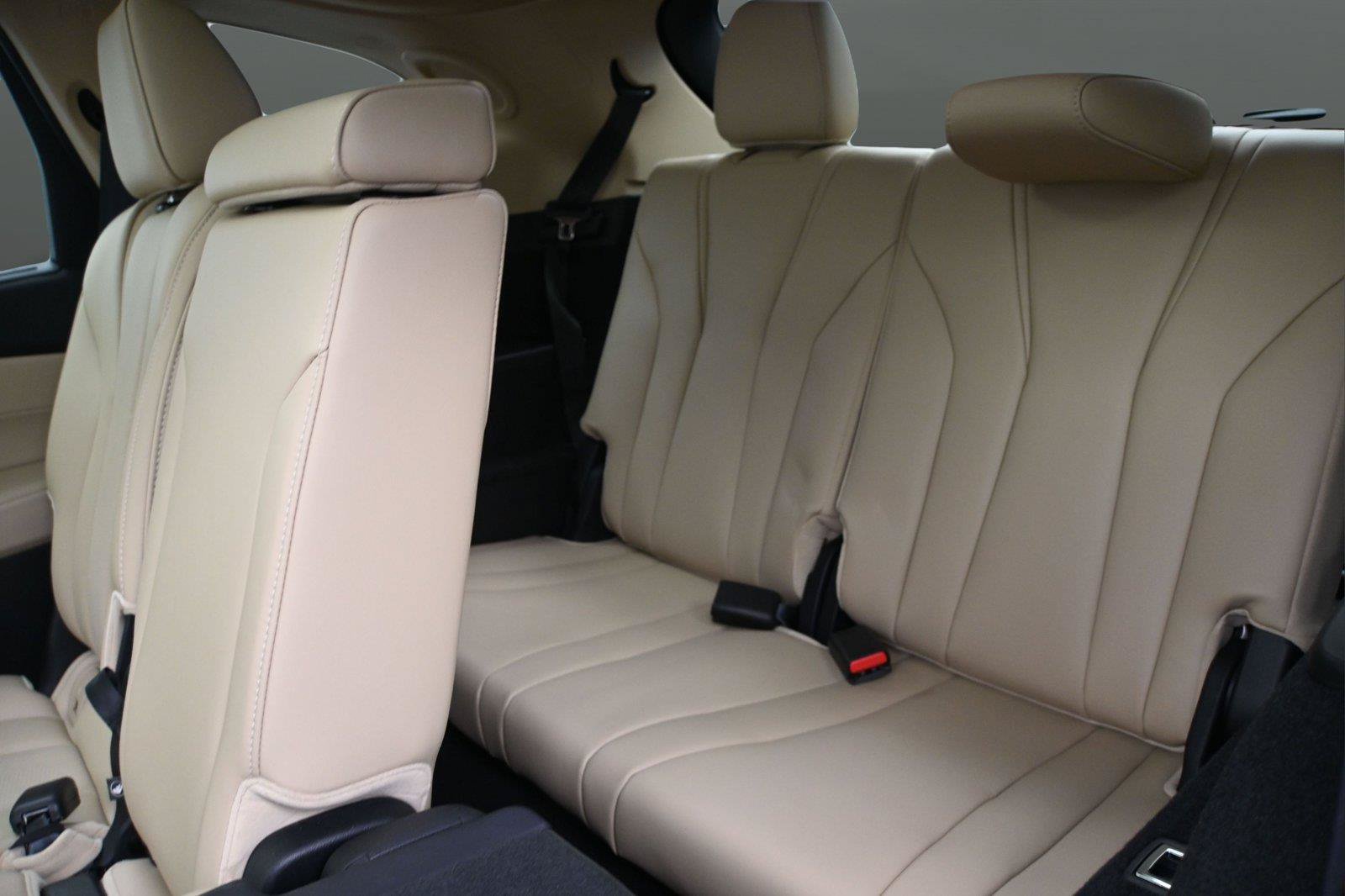 Certified 2025 Acura MDX w/ Technology Package AWD/4WD image 12