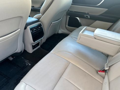 Used 2017 Lincoln Continental Select image 14