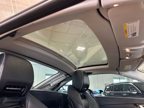 Used 2019 Mercedes-Benz SL 550 image 40