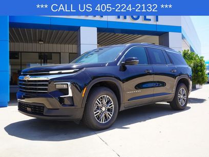Used 2025 Chevrolet Traverse LT