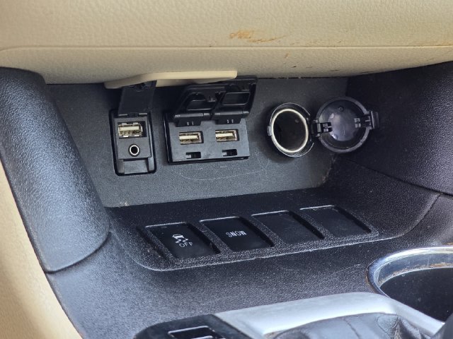 Used 2019 Toyota Highlander XLE FWD image 24
