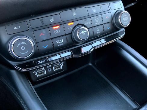 Used 2024 Dodge Durango SXT w/ 3rd Row Seating Group image 51