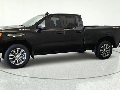 Used 2023 Chevrolet Silverado 1500 LT AWD/4WD image 3