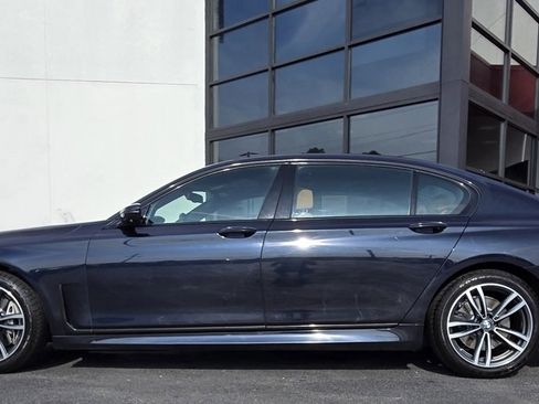Used 2021 BMW 740i xDrive w/ M Sport Package image 4