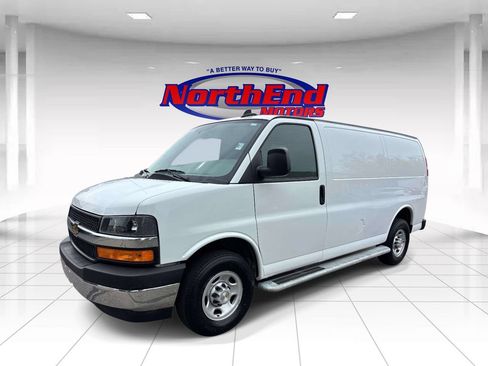 Used 2024 Chevrolet Express 2500 w/ Driver Convenience Package RWD image 6