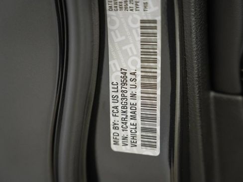 Certified 2023 Jeep Grand Cherokee L Limited AWD/4WD image 43