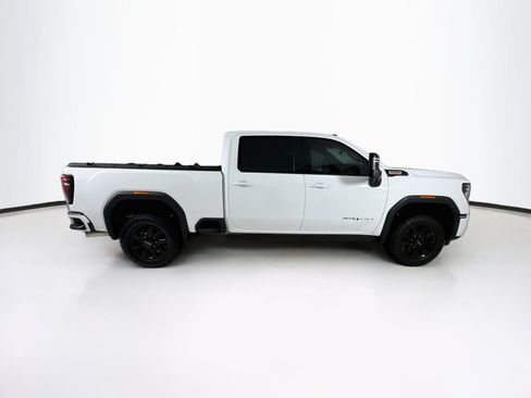 Used 2025 GMC Sierra 2500 AT4 w/ Technology Package AWD/4WD image 9