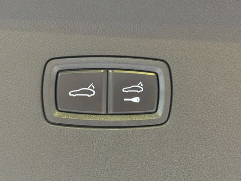 Used 2023 Porsche Cayenne GTS image 14