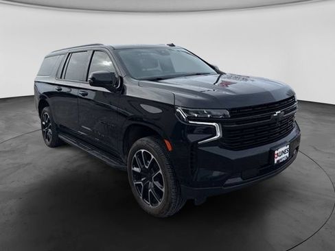 Used 2024 Chevrolet Suburban RST w/ Luxury Package AWD/4WD image 4