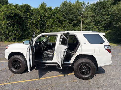Used 2019 Toyota 4Runner SR5 RWD image 18