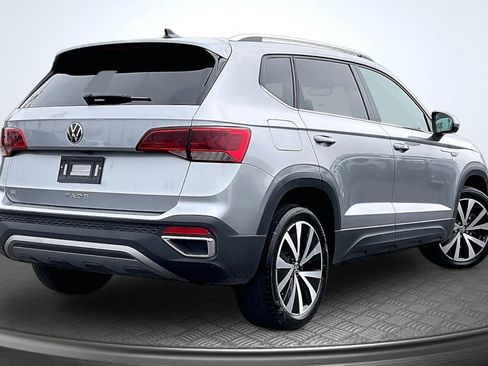Used 2024 Volkswagen Taos SE FWD image 13