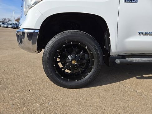 Used 2016 Toyota Tundra SR5 image 9