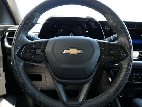 Used 2024 Chevrolet TrailBlazer LT AWD/4WD image 23