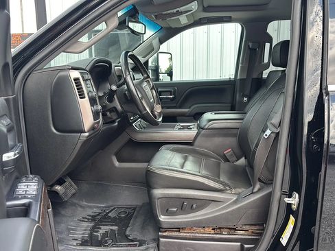 Used 2019 GMC Sierra 3500 Denali AWD/4WD image 19