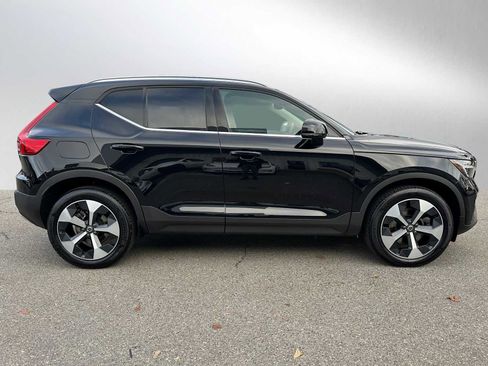 Used 2025 Volvo XC40 B5 Plus w/ Protection Package Premier image 2