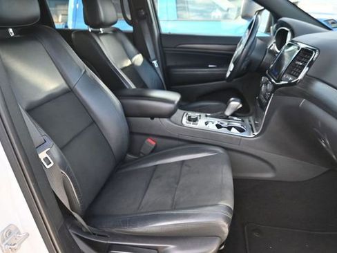 Used 2019 Jeep Grand Cherokee Altitude AWD/4WD image 19