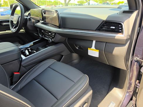 New 2026 Chevrolet Suburban Premier w/ Sun And Tow Package RWD image 19