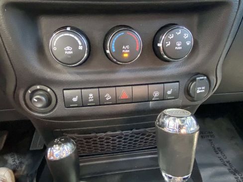 Used 2018 Jeep Wrangler Unlimited Sahara AWD/4WD image 24
