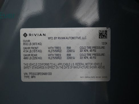 Used 2025 Rivian R1S Premium Dual AWD/4WD image 32