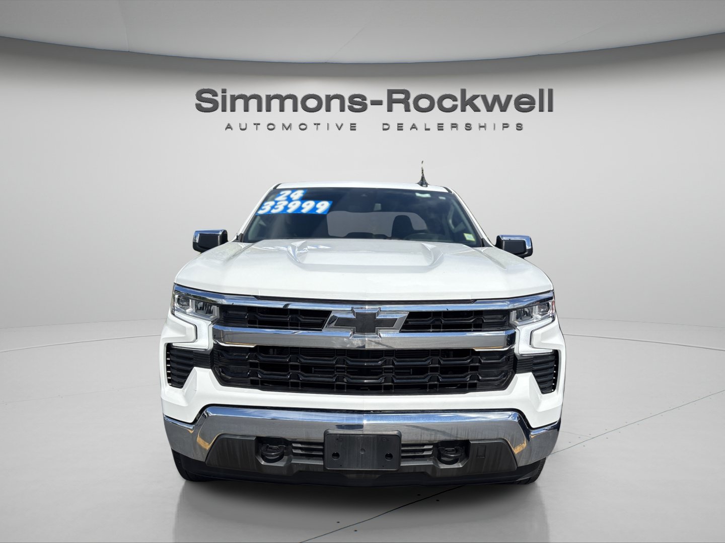 Used 2024 Chevrolet Silverado 1500 LT AWD/4WD image 7