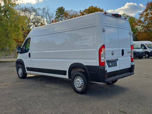 Used 2025 RAM ProMaster 2500 w/ Convenience Group image 3