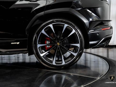 Used 2024 Lamborghini Urus S image 13