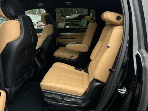 Used 2025 Cadillac Escalade IQ Luxury 2 AWD/4WD image 28