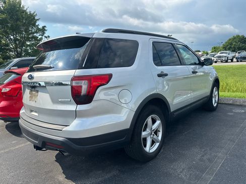 Used 2018 Ford Explorer FWD image 3