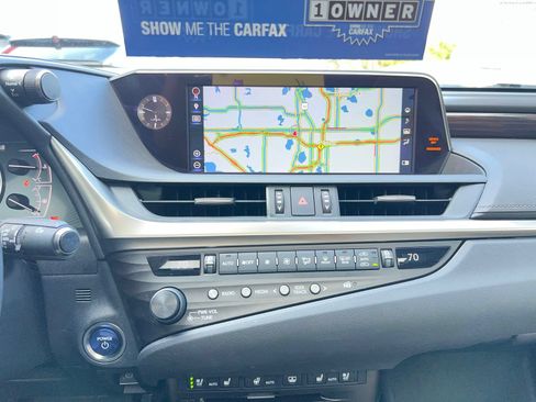 Used 2019 Lexus ES 300h Ultra Luxury w/ Accessory Package 2 FWD image 46