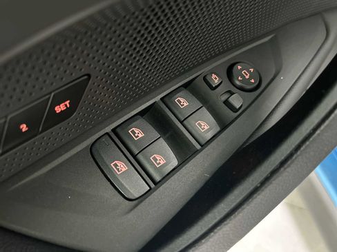 Used 2023 BMW i4 eDrive40 image 15