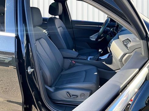 Used 2025 Audi Q3 2.0T Premium w/ Convenience Package image 29