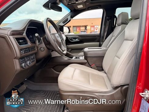 Used 2024 Chevrolet Tahoe Z71 w/ Luxury Package AWD/4WD image 5
