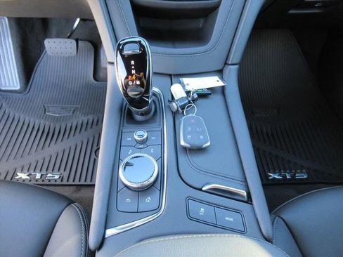 New 2025 Cadillac XT5 Luxury image 20