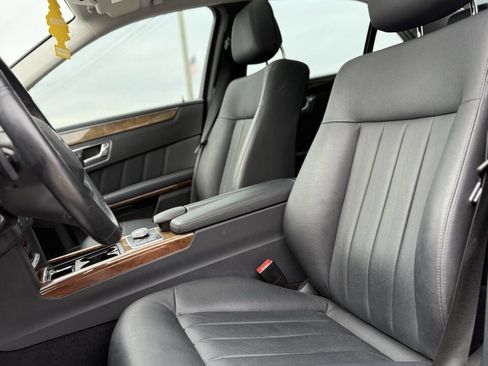 Used 2010 Mercedes-Benz E 350 4MATIC Sedan image 10