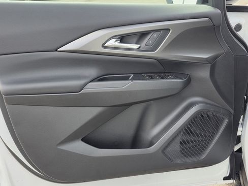 New 2026 Chevrolet Equinox EV LT image 20