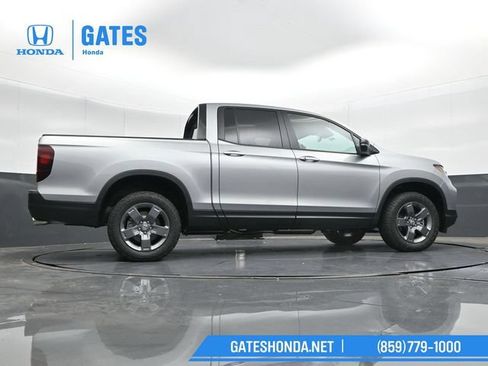Used 2025 Honda Ridgeline TrailSport image 45