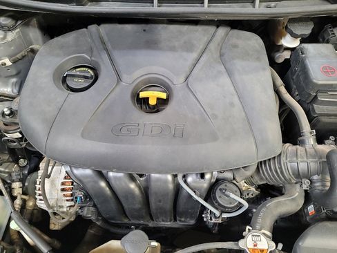 Used 2016 Hyundai Elantra GT FWD image 30