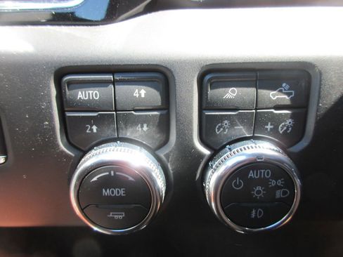 New 2026 GMC Sierra 3500 Denali Ultimate AWD/4WD image 17