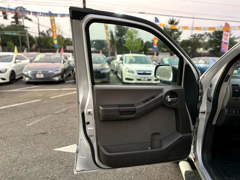 Used 2012 Nissan Xterra S w/ Value Package image 11