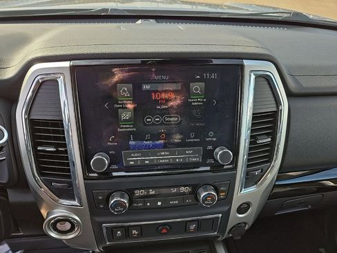 Used 2020 Nissan Titan SV w/ SV Convenience Package image 27