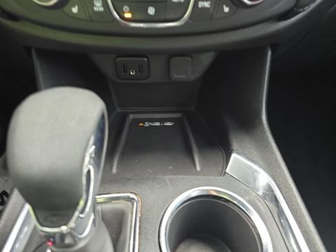 Certified 2023 Chevrolet Traverse LT FWD image 23