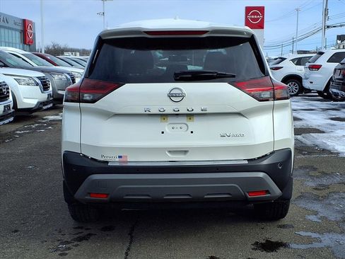 Certified 2023 Nissan Rogue SV image 4