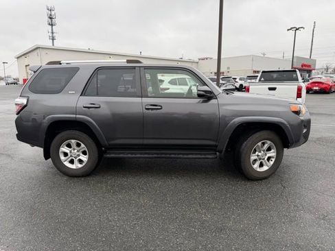Used 2019 Toyota 4Runner SR5 Premium image 7