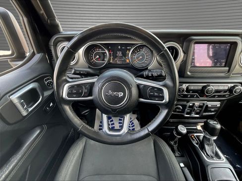 Used 2019 Jeep Wrangler Unlimited Sahara AWD/4WD image 10