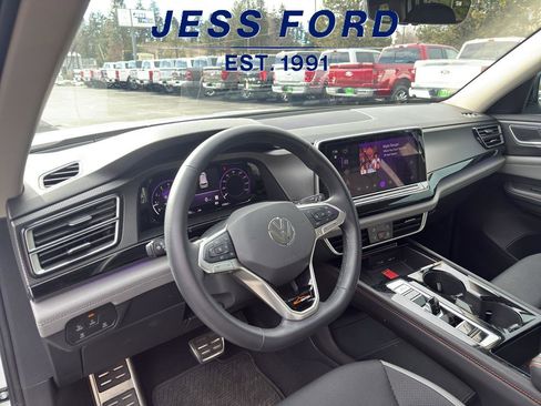 Used 2024 Volkswagen Atlas Peak Edition SEL image 15