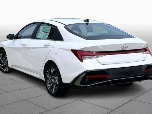 New 2026 Hyundai Elantra Limited FWD image 12