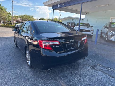 Used 2014 Toyota Camry SE w/ Leather Package FWD image 3
