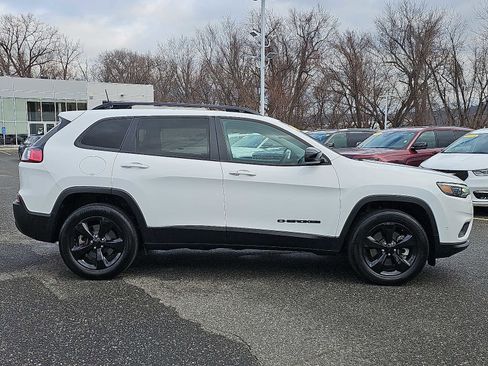 Used 2023 Jeep Cherokee Altitude Lux image 7