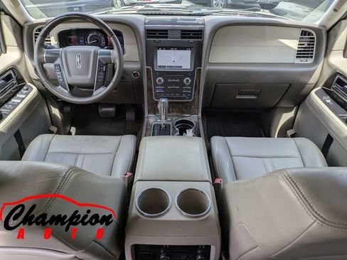 Used 2017 Lincoln Navigator Select RWD image 20