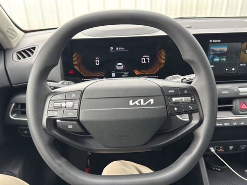 Used 2025 Kia K4 FWD image 4